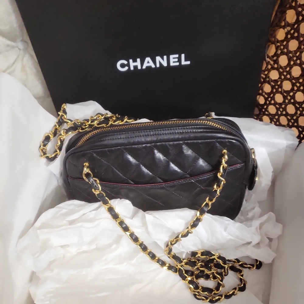 (SOLD)Authentic vintage Chanel camera bag - Picture 3 of 16